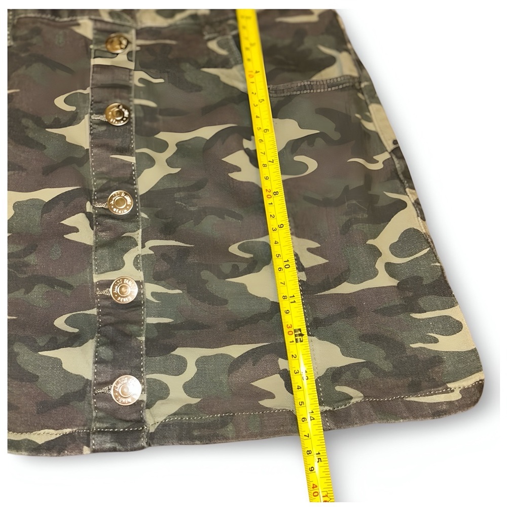 Almost Famous Green Camo Button Up Skirt Size 9 - Picture 3 of 5